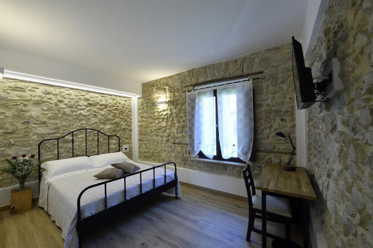 Le Benedettine Affittacamere Relais Fondi Bagian luar foto