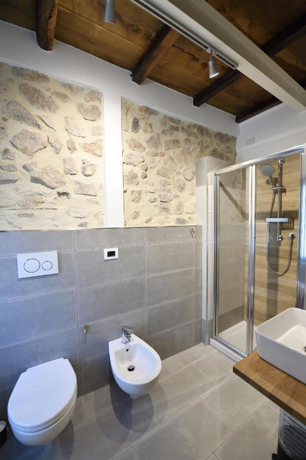 Le Benedettine Affittacamere Relais Fondi Bagian luar foto